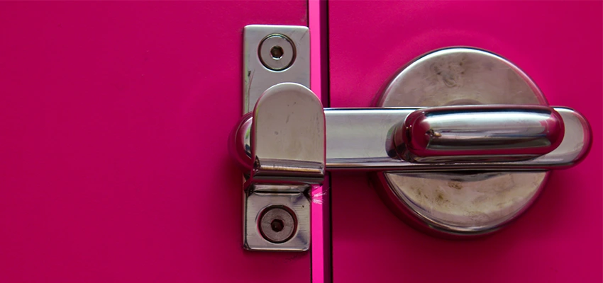 Childproof Gate Lock in Clifton, New Jersey