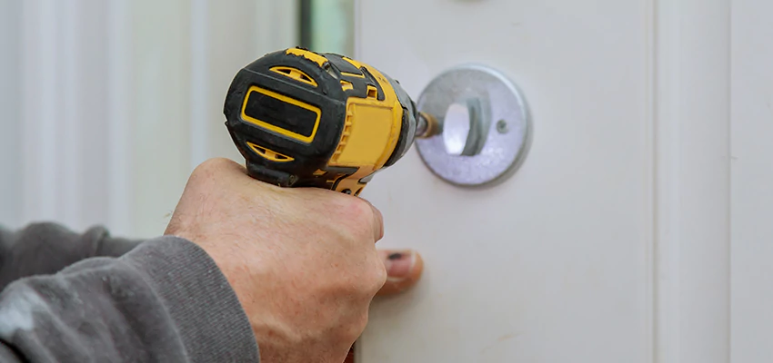 Street Locksmith For Smart Lock Repair in Clifton, NJ